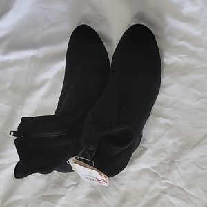Women's Black Zipped Ankle Boot